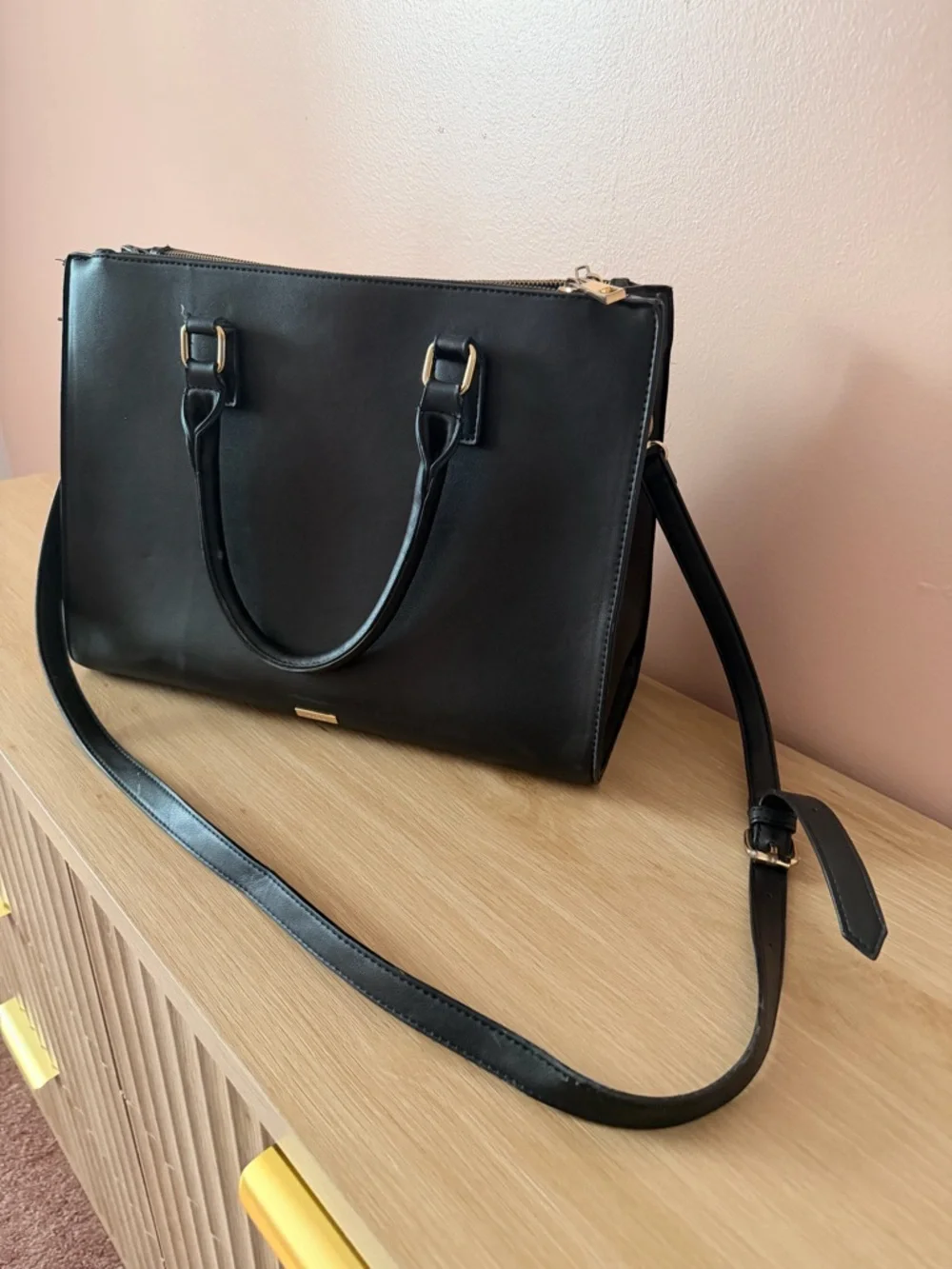 Classic Black ALDO Handbag - Picture 9 of 9